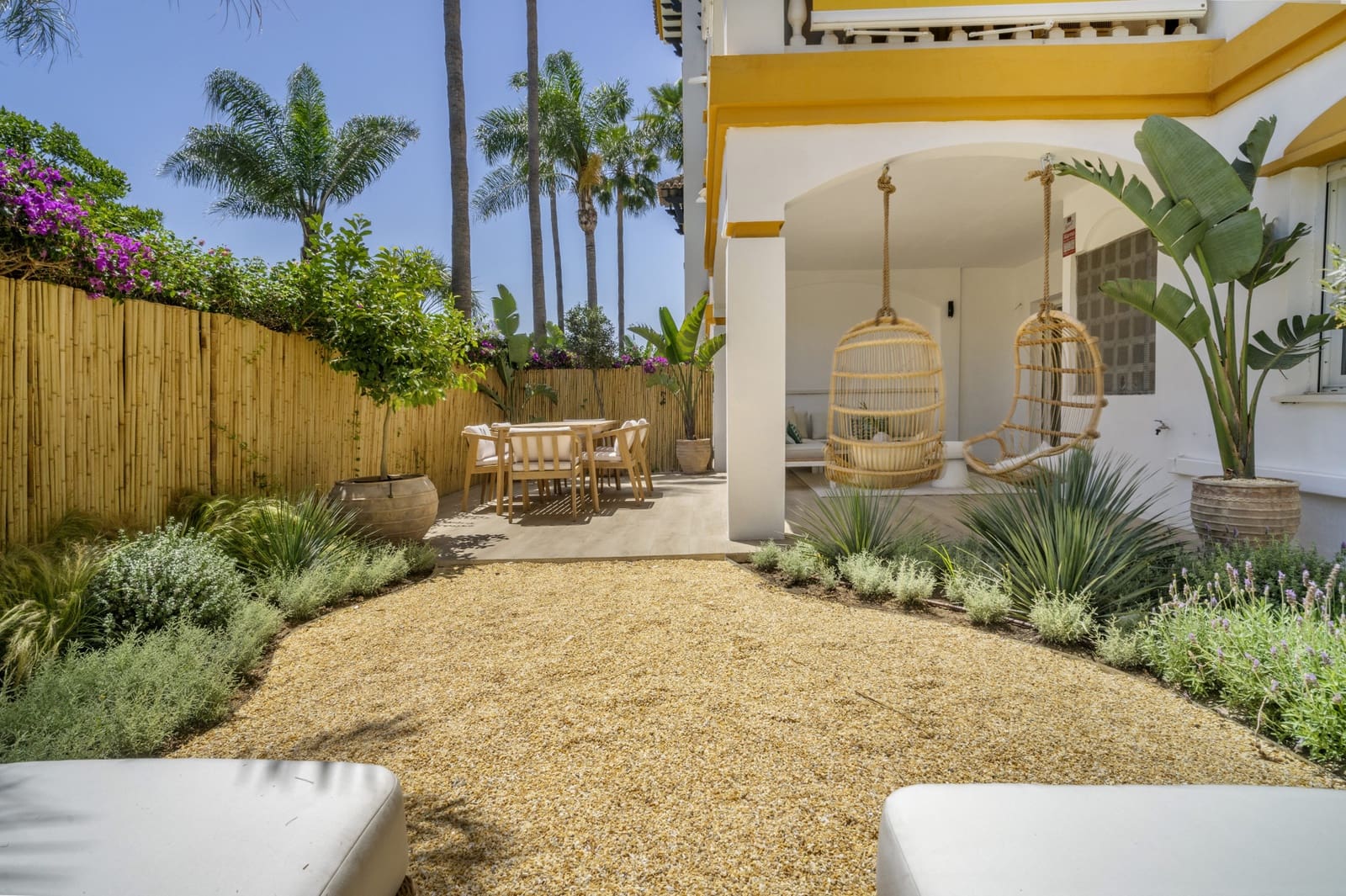 Apartamento de 2 habitaciones en Nueva Andalucia en venta con piscina - 495.000 € (Ref: 9663902)