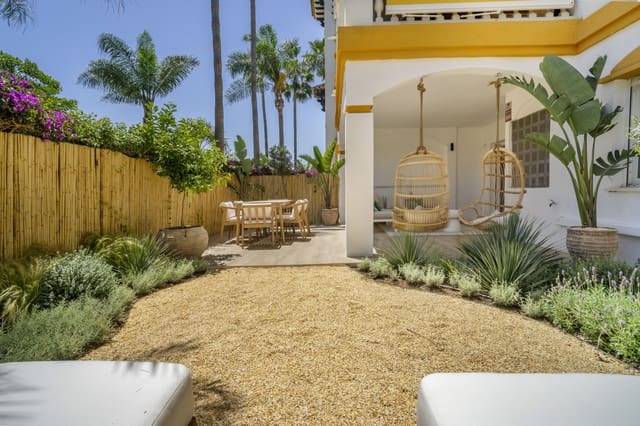 Apartamento de 2 habitaciones en La Dama de Noche - La Alzambra, Marbella en venta con piscina - 495.000 € (Ref: 9663902)