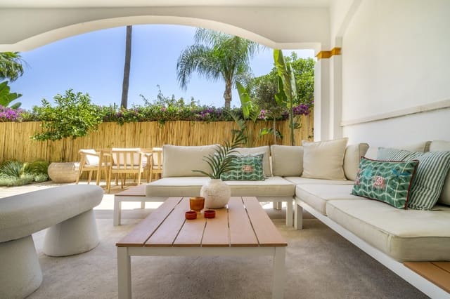 Apartamento de 2 habitaciones en La Dama de Noche - La Alzambra, Marbella en venta con piscina - 495.000 € (Ref: 9663902)