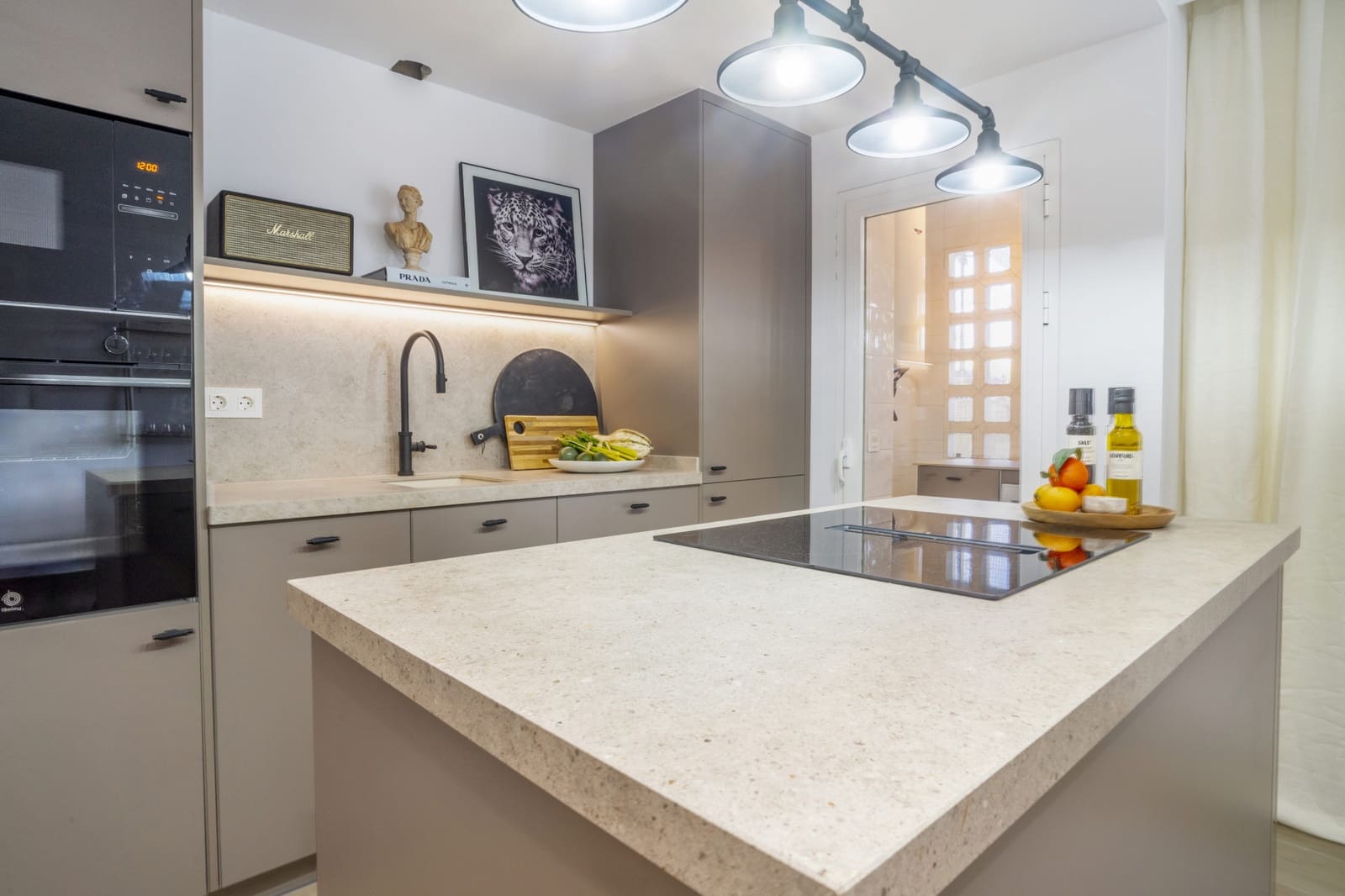 Apartamento de 2 habitaciones en Nueva Andalucia en venta con piscina - 495.000 € (Ref: 9663902)