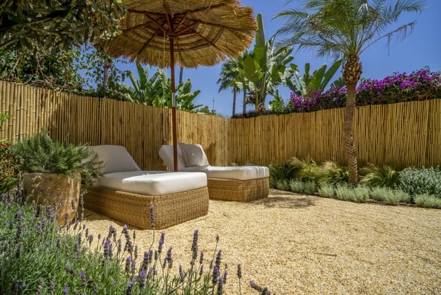 Apartamento de 2 habitaciones en La Dama de Noche - La Alzambra, Marbella en venta con piscina - 495.000 € (Ref: 9663902)