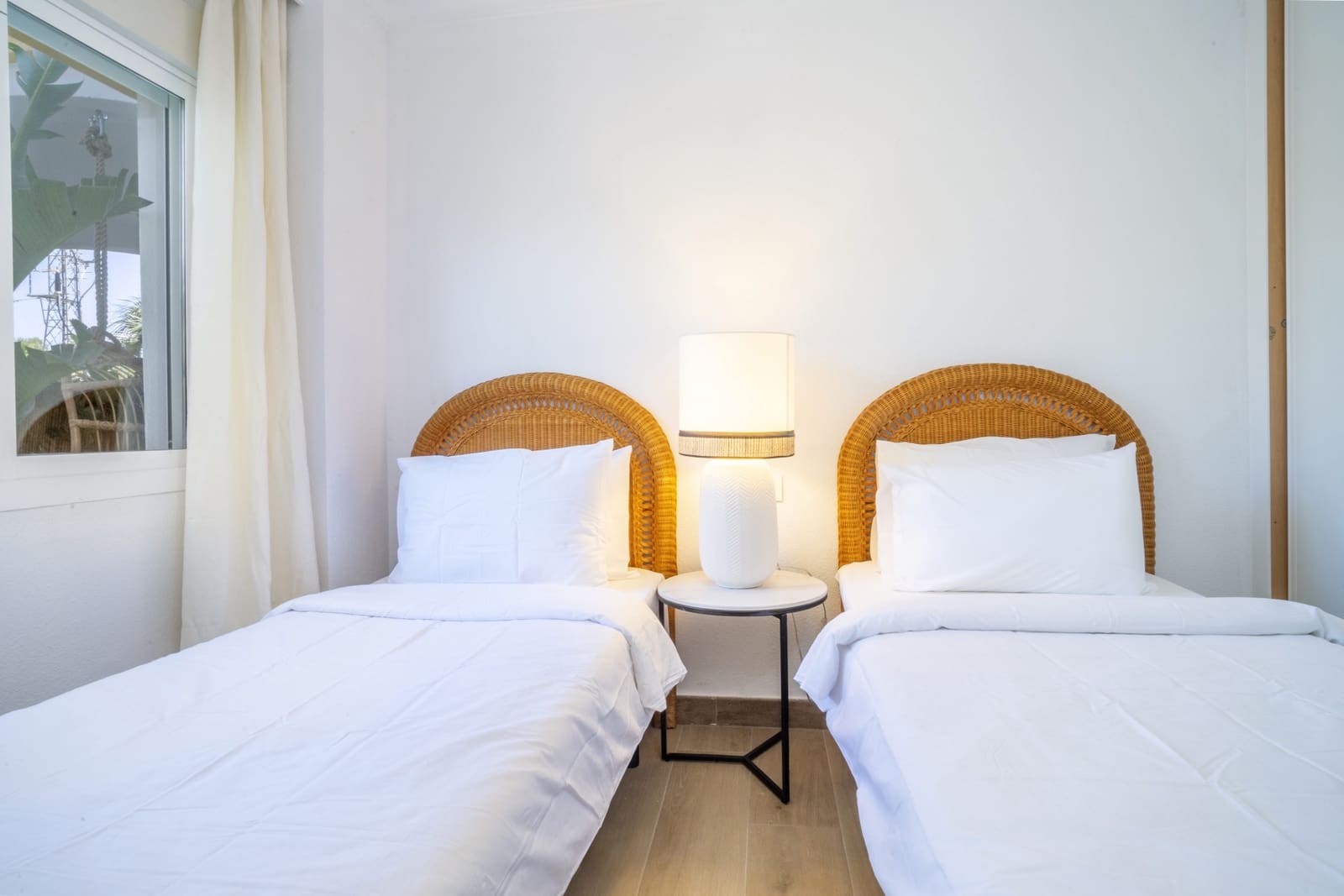 Apartamento de 2 habitaciones en Nueva Andalucia en venta con piscina - 495.000 € (Ref: 9663902)