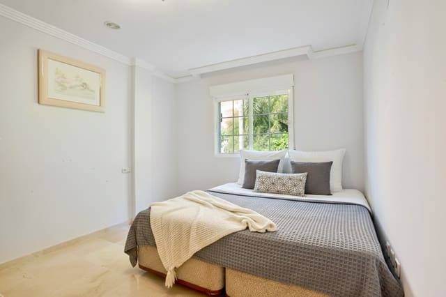 2 soveværelse Lejlighed til salg i Marbella med swimmingpool - € 437.000 (Ref: 9663909)