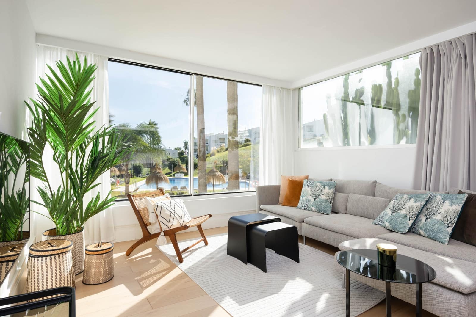 Apartamento de 2 habitaciones en Nueva Andalucia en venta con piscina - 495.000 € (Ref: 9663910)