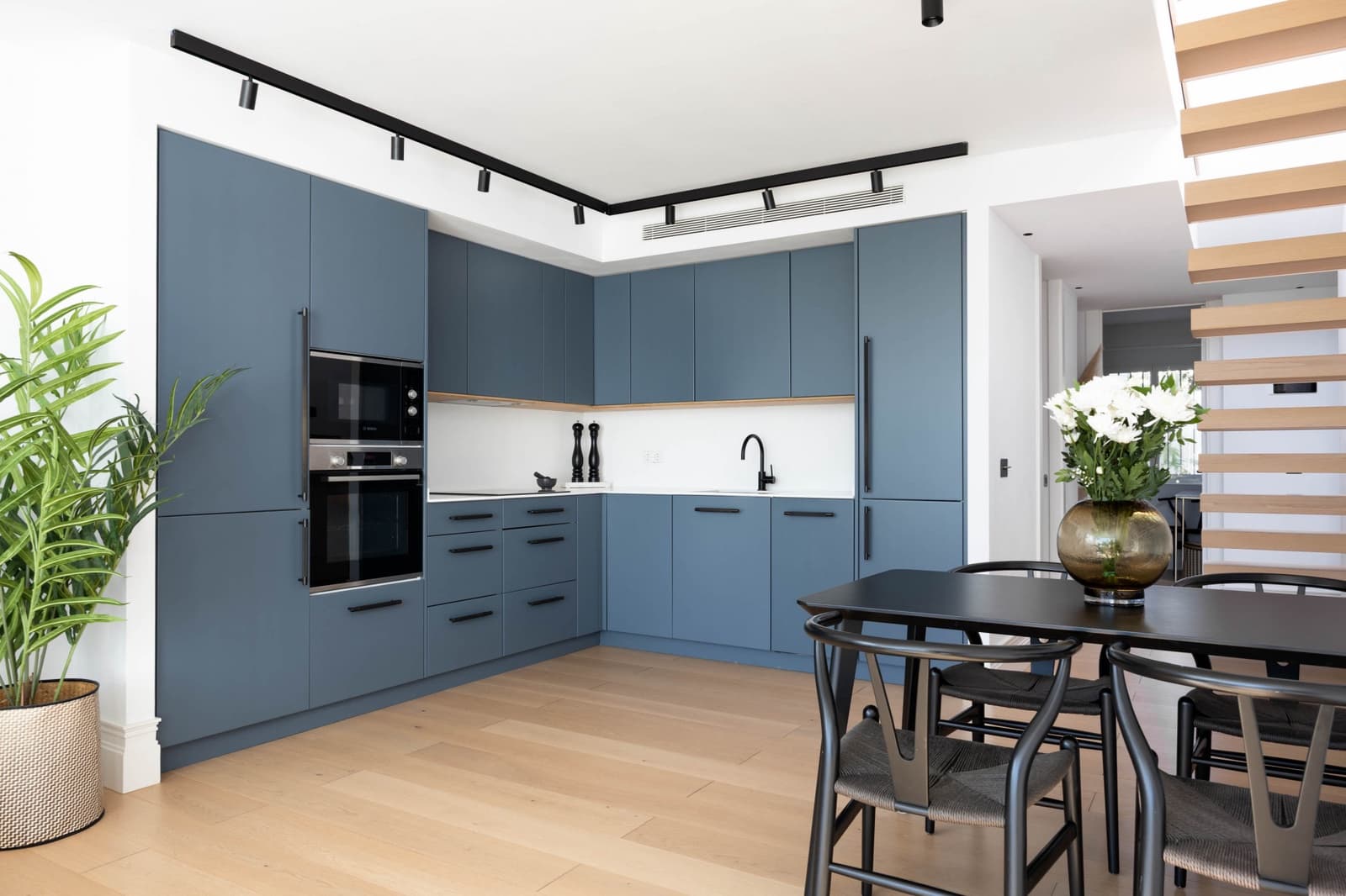 Apartamento de 2 habitaciones en Nueva Andalucia en venta con piscina - 495.000 € (Ref: 9663910)