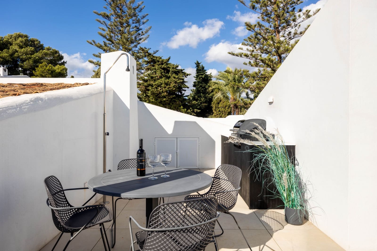 Apartamento de 2 habitaciones en Nueva Andalucia en venta con piscina - 495.000 € (Ref: 9663910)