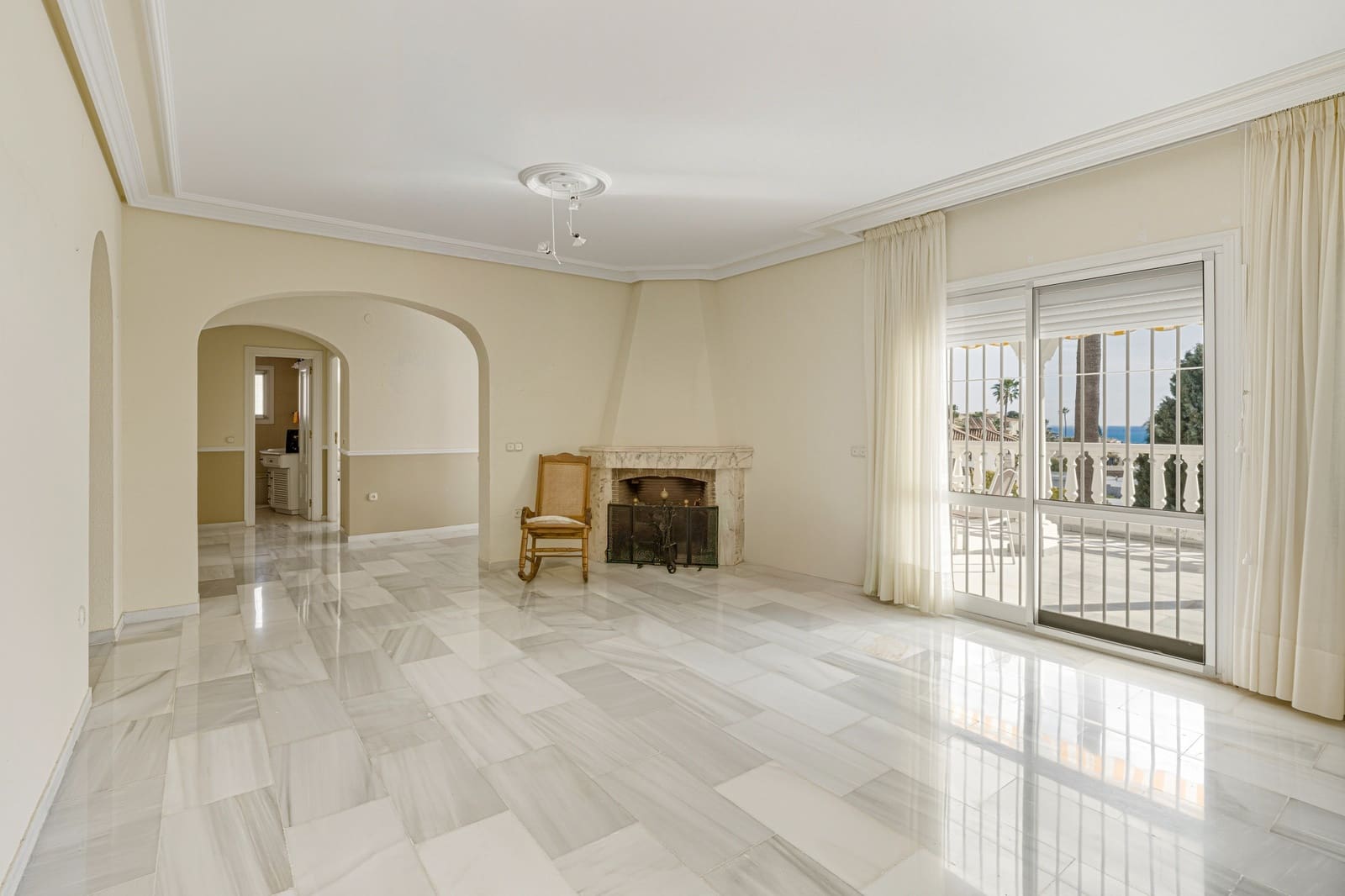 3 slaapkamer Villa te koop in Mijas Costa met zwembad - € 995.000 (Ref: 9663914)