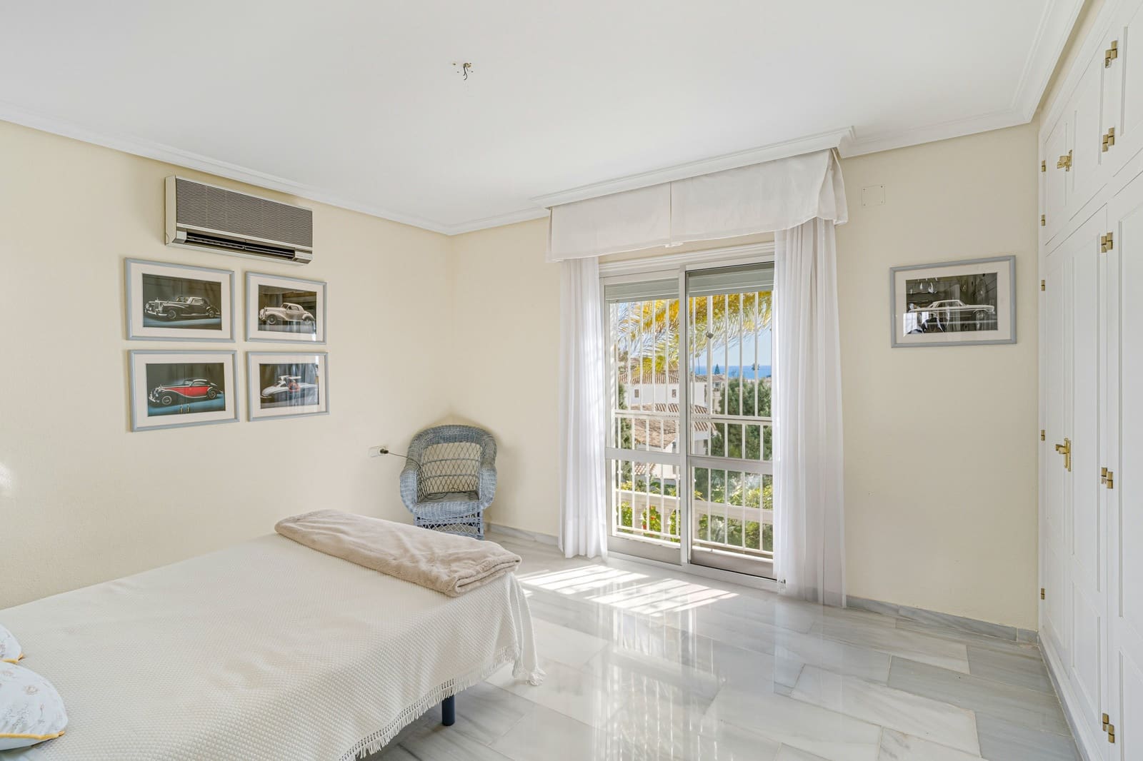 3 slaapkamer Villa te koop in Mijas Costa met zwembad - € 995.000 (Ref: 9663914)