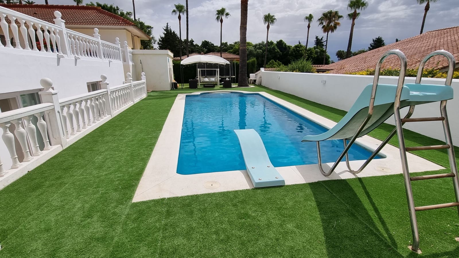 7 quarto Moradia para venda em Sotogrande com piscina - 1 190 000 € (Ref: 9663916)