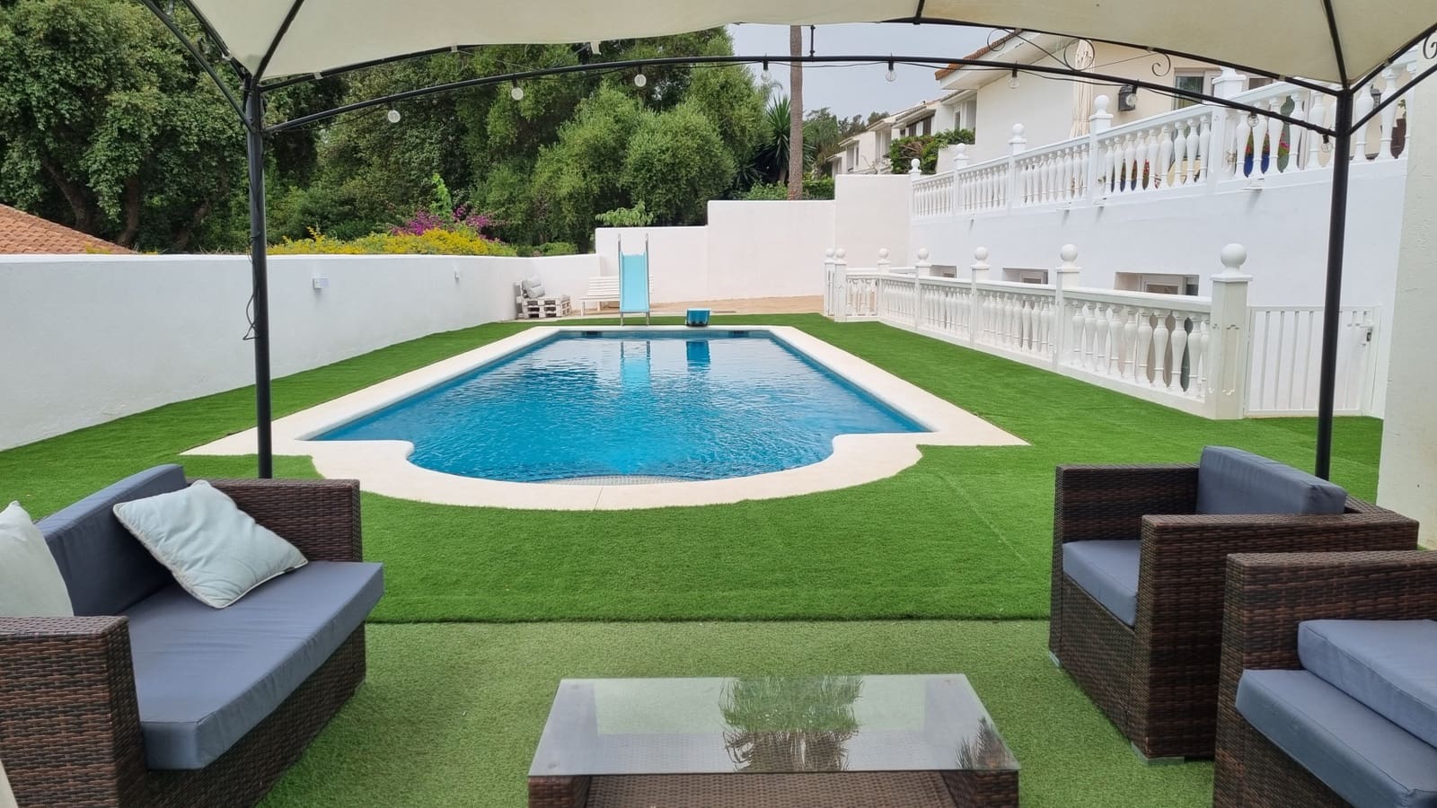 7 quarto Moradia para venda em Sotogrande com piscina - 1 190 000 € (Ref: 9663916)