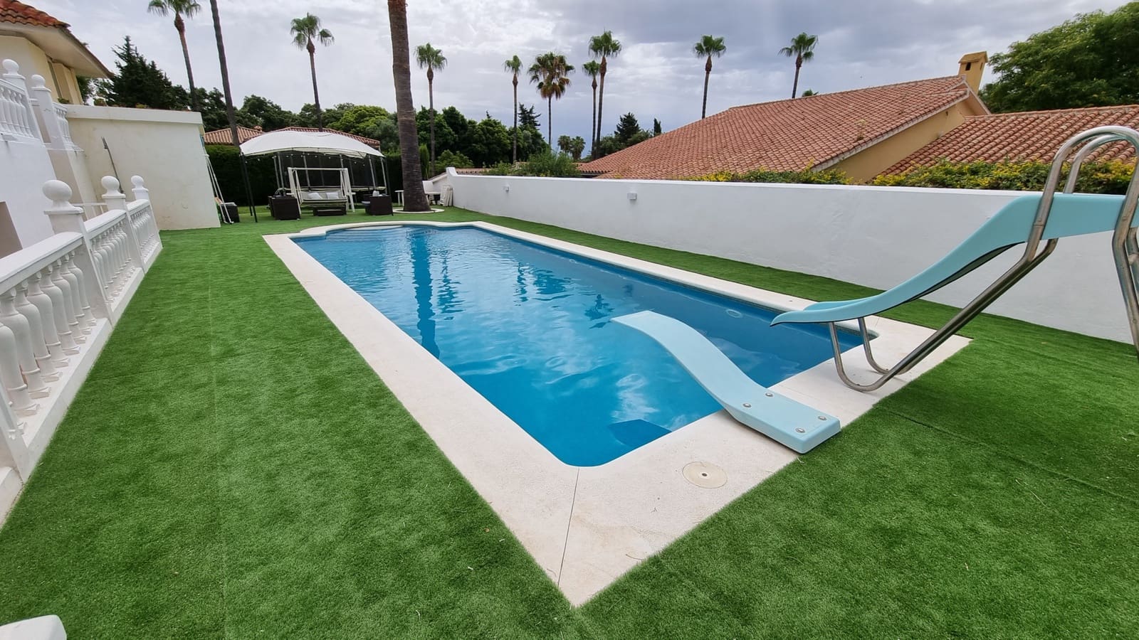 7 quarto Moradia para venda em Sotogrande com piscina - 1 190 000 € (Ref: 9663916)