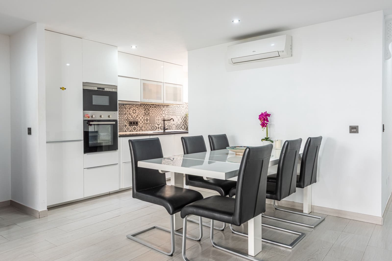 2 slaapkamer Appartement te koop in Fuengirola - € 420.000 (Ref: 9663918)