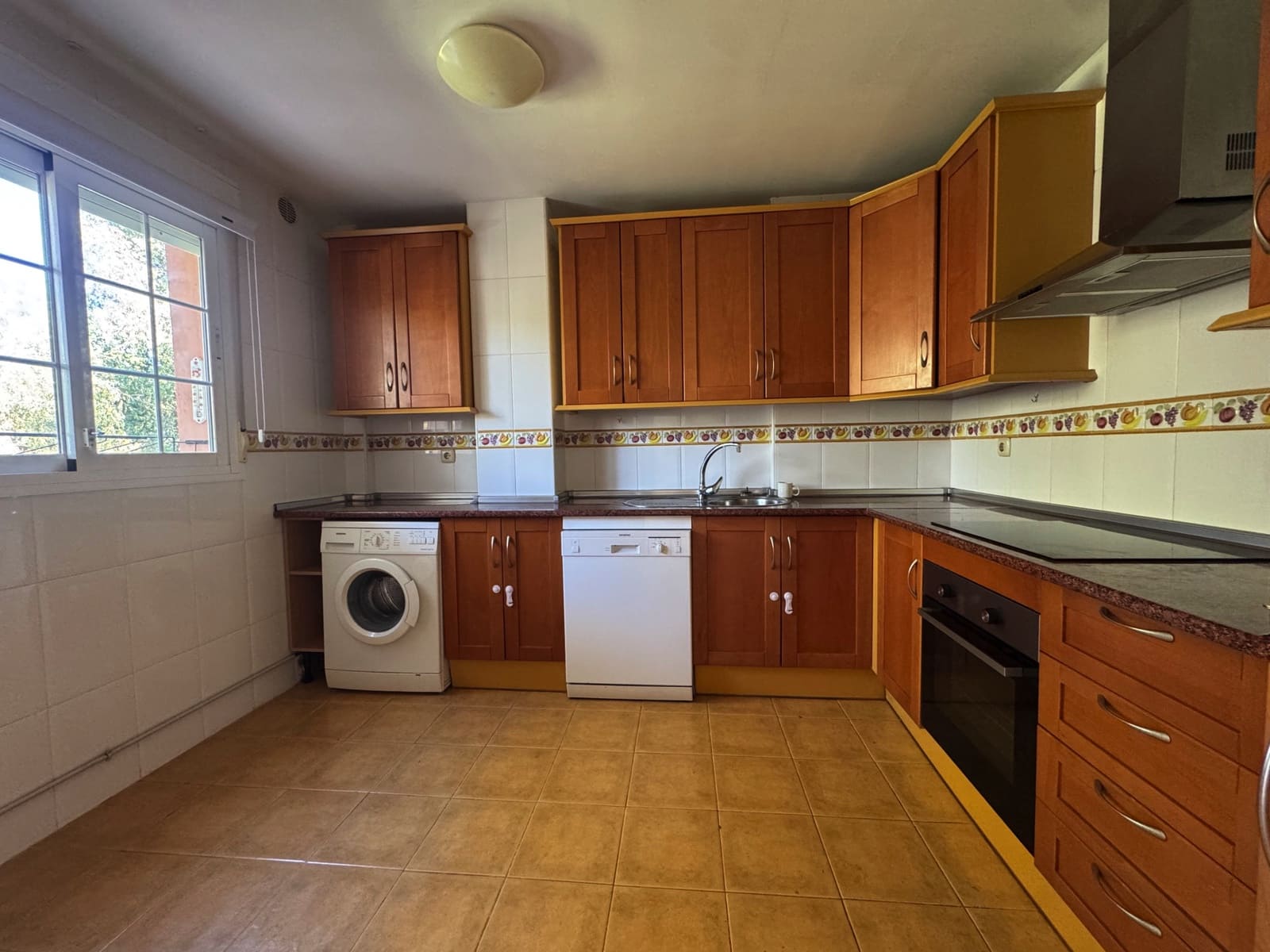 2 sovrum Lägenhet till salu i Nueva Andalucia med pool garage - 455 000 € (Ref: 9663919)