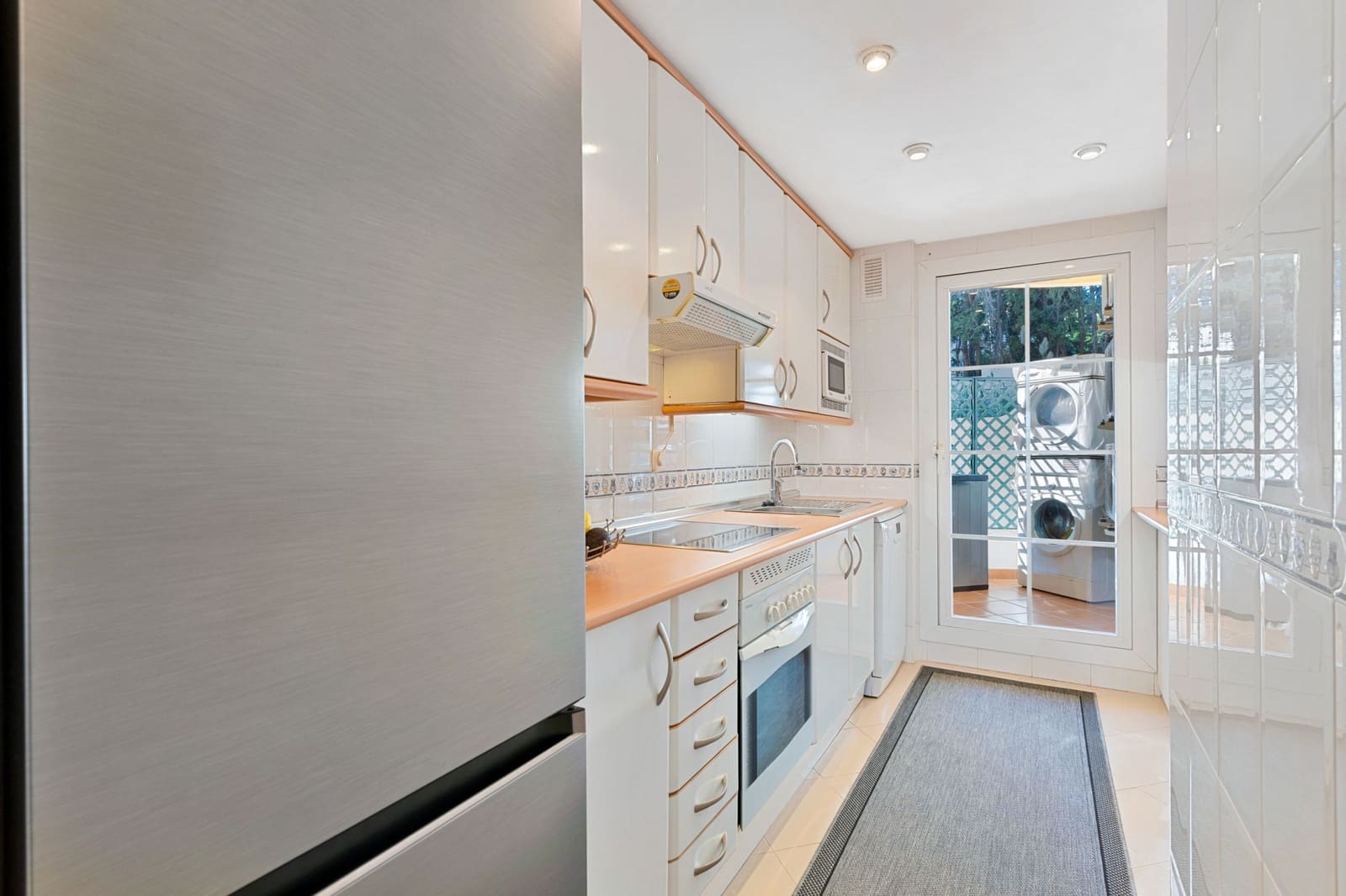 2 slaapkamer Appartement te koop in Nueva Andalucia met zwembad - € 499.000 (Ref: 9663924)