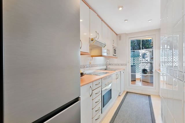 2 slaapkamer Appartement te koop in La Dama de Noche - La Alzambra, Marbella met zwembad - € 499.000 (Ref: 9663924)