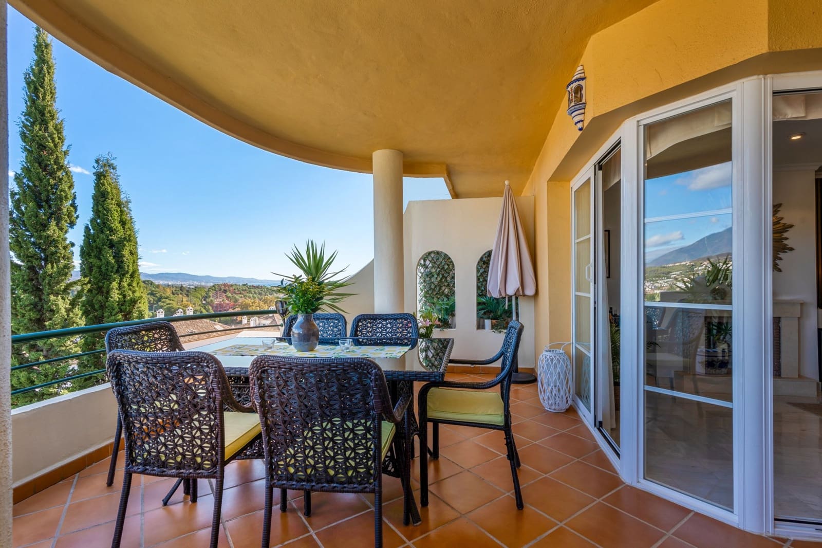 2 slaapkamer Appartement te koop in Nueva Andalucia met zwembad - € 499.000 (Ref: 9663924)