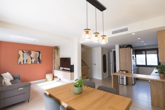 3 sypialnia Dom na sprzedaż w Centro, Estepona z basenem - 549 000 € (Ref: 9663926)