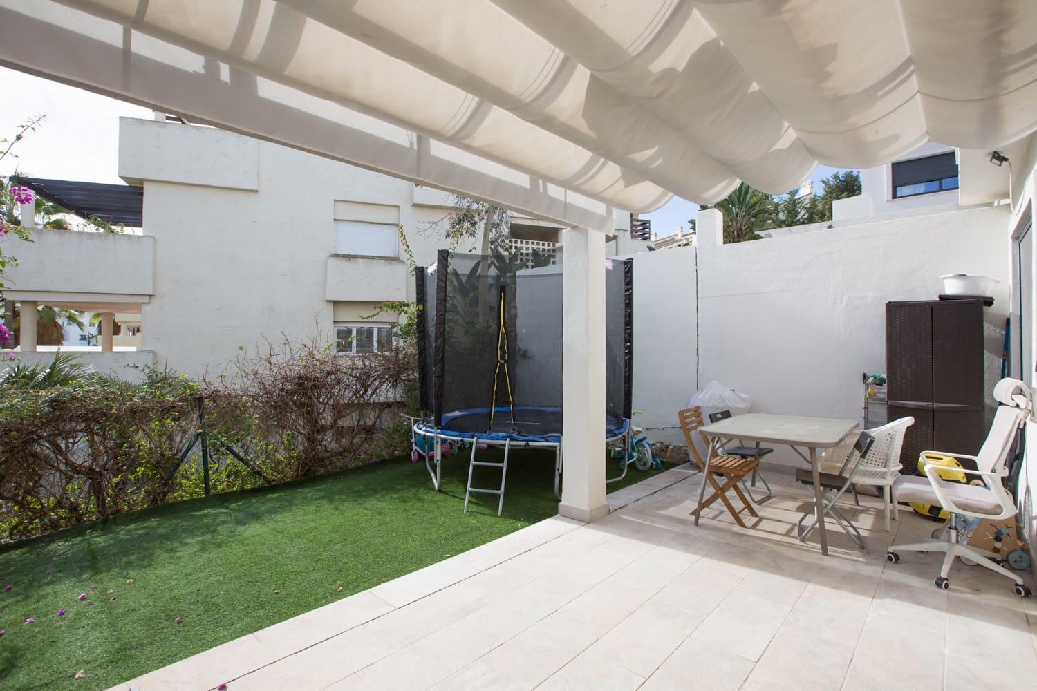 3 sypialnia Dom na sprzedaż w Estepona z basenem - 549 000 € (Ref: 9663926)