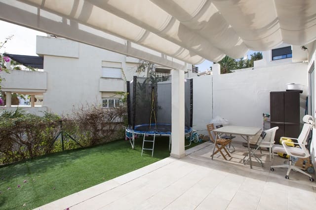 3 sypialnia Dom na sprzedaż w Centro, Estepona z basenem - 549 000 € (Ref: 9663926)