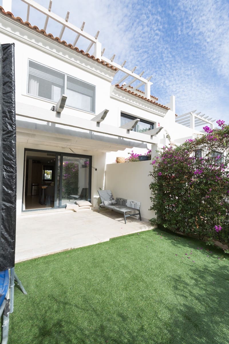 3 sypialnia Dom na sprzedaż w Estepona z basenem - 549 000 € (Ref: 9663926)