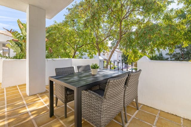 3 chambre Appartement à vendre à La Dama de Noche - La Alzambra, Marbella avec piscine - 559 000 € (Ref: 9663928)