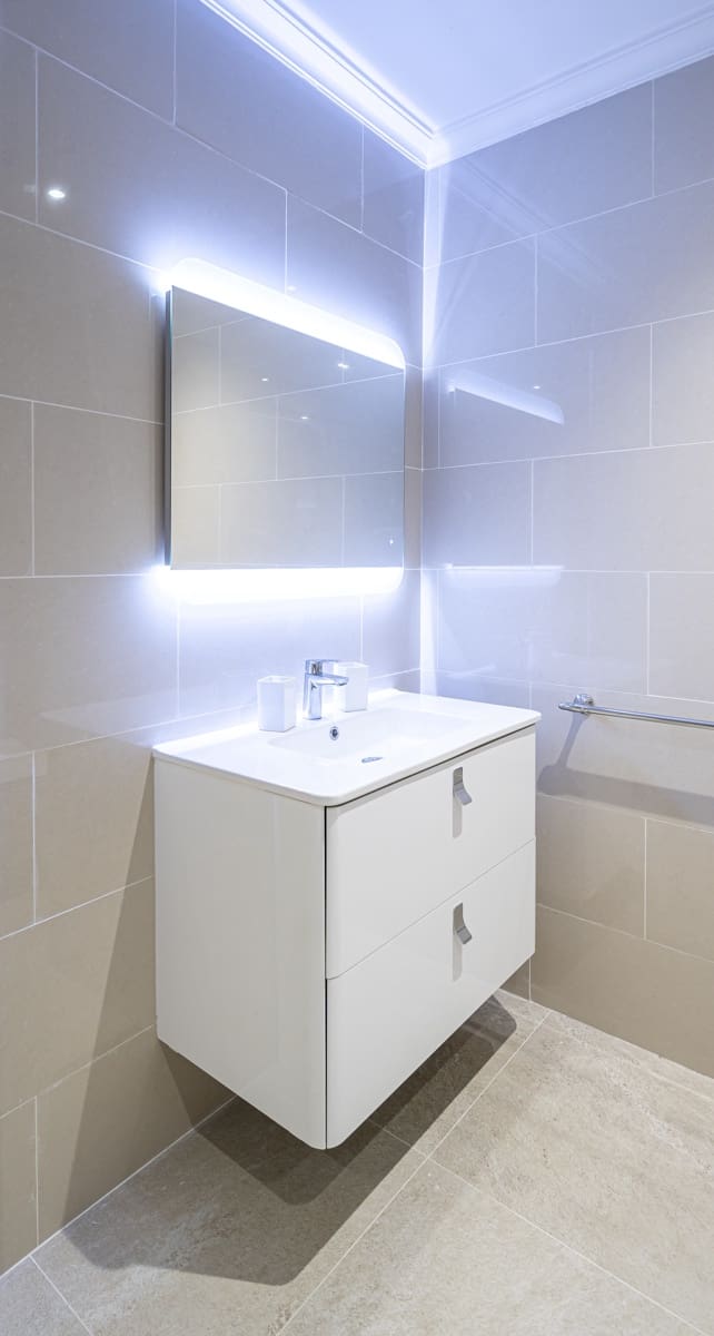 2 bedroom Apartment for sale in Estepona with pool garage - € 579,000 (Ref: 9663930)