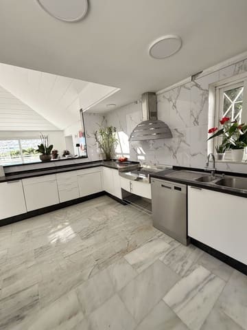 4 camera da letto Villetta Bifamiliare in vendita in Calahonda, Mijas con piscina - 739.000 € (Rif: 9663938)