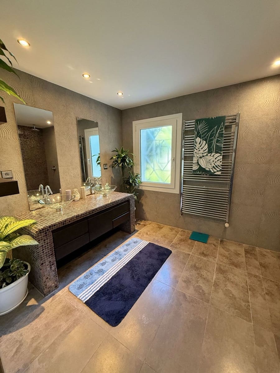 4 camera da letto Villetta Bifamiliare in vendita in Calahonda con piscina - 739.000 € (Rif: 9663938)