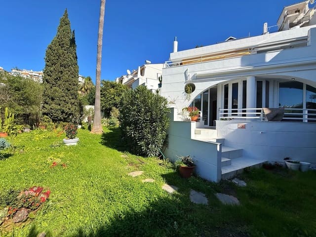 4 camera da letto Villetta Bifamiliare in vendita in Calahonda, Mijas con piscina - 739.000 € (Rif: 9663938)