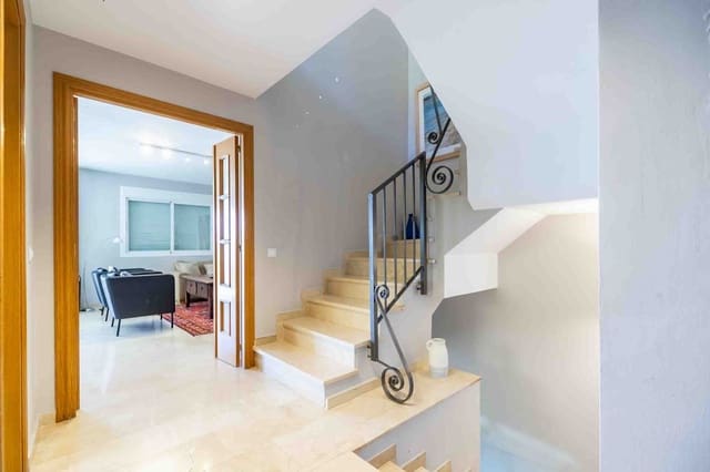 3 quarto Moradia Geminada para venda em Mijas pueblo, Mijas com piscina garagem - 550 000 € (Ref: 9663940)