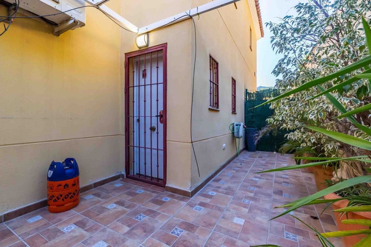 3 sypialnia Dom blizniak na sprzedaż w Mijas z basenem garażem - 550 000 € (Ref: 9663940)