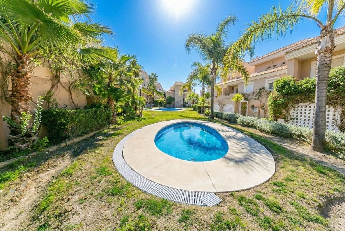 3 Zimmer Haus zu verkaufen in La Duquesa / Puerto de la Duquesa mit Garage - 380.000 € (Ref: 9663943)