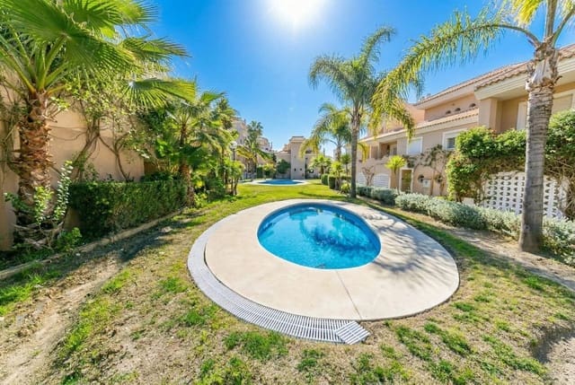 3 Zimmer Haus zu verkaufen in La Duquesa / Puerto de la Duquesa, Manilva mit Garage - 380.000 € (Ref: 9663943)