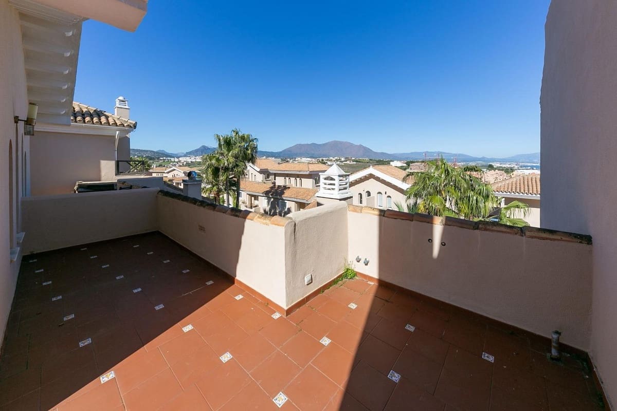 3 Zimmer Haus zu verkaufen in La Duquesa / Puerto de la Duquesa mit Garage - 380.000 € (Ref: 9663943)