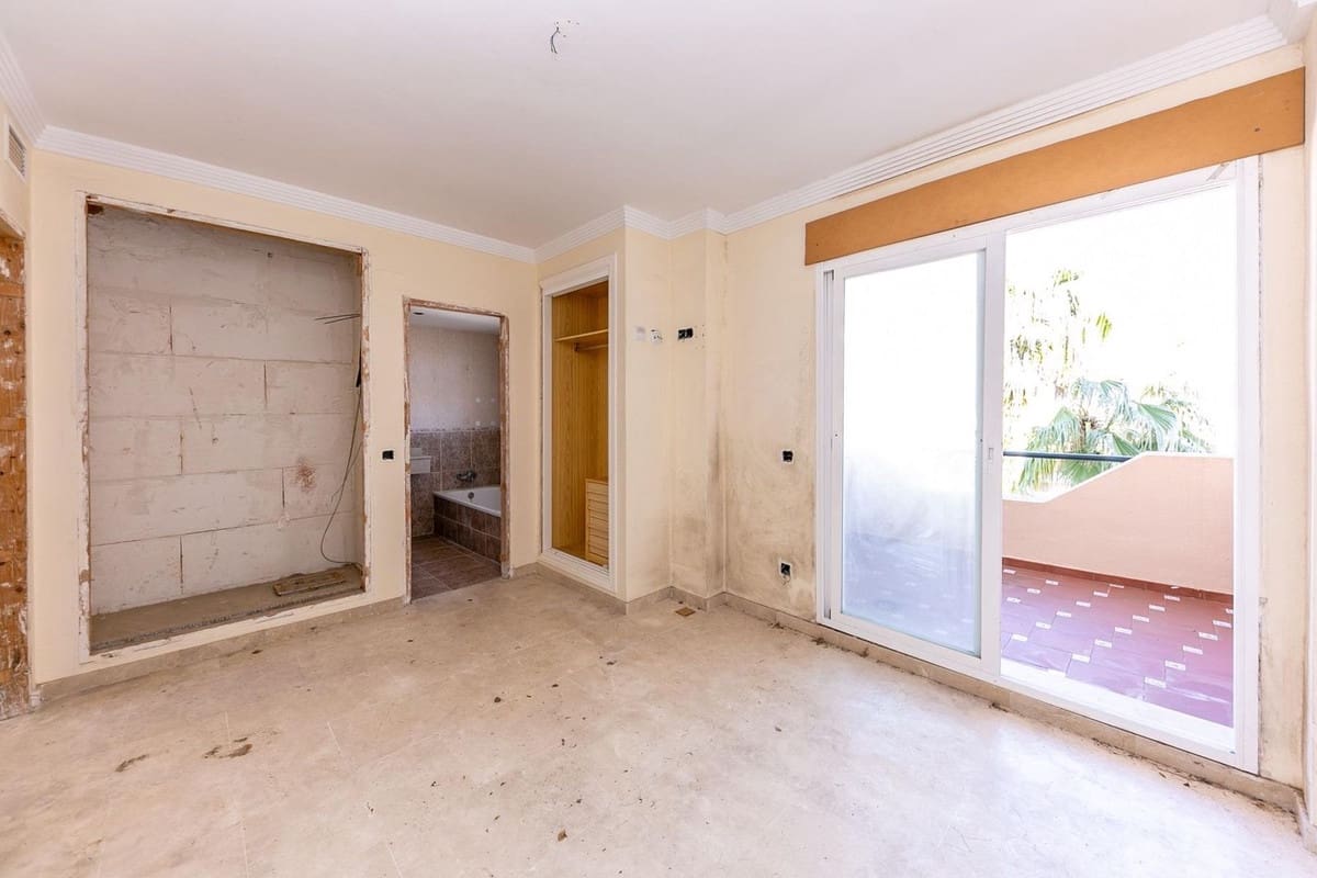 3 Zimmer Haus zu verkaufen in La Duquesa / Puerto de la Duquesa mit Garage - 380.000 € (Ref: 9663943)