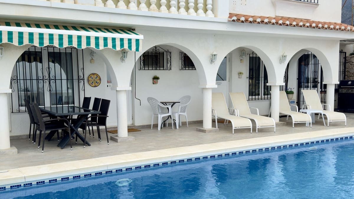 4 soveværelse Villa til salg i Mijas med swimmingpool garage - € 920.000 (Ref: 9663944)