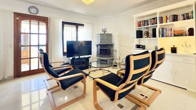 Chalet de 4 habitaciones en Mijas pueblo, Mijas en venta con piscina garaje - 920.000 € (Ref: 9663944)