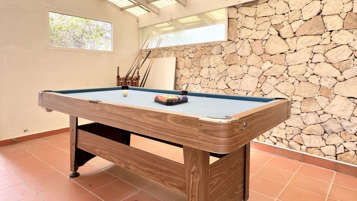 4 bedroom Villa for sale in Mijas with pool garage - € 920,000 (Ref: 9663944)