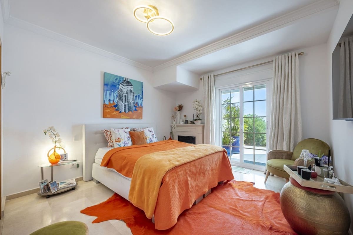 3 bedroom Townhouse for sale in Ojen with garage - € 980,000 (Ref: 9663945)