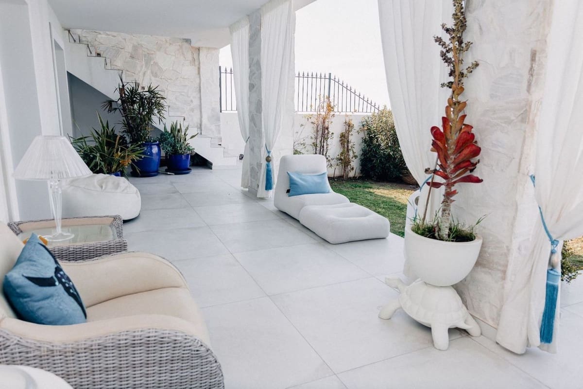 3 bedroom Townhouse for sale in Ojen with garage - € 980,000 (Ref: 9663945)