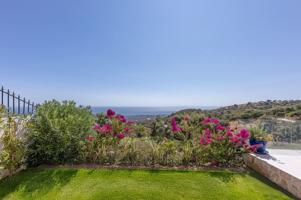 3 bedroom Townhouse for sale in Ojen with garage - € 980,000 (Ref: 9663945)