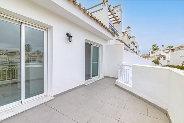 2 soveværelse Byhus til salg i La Dama de Noche - La Alzambra, Marbella med swimmingpool garage - € 599.000 (Ref: 9663946)