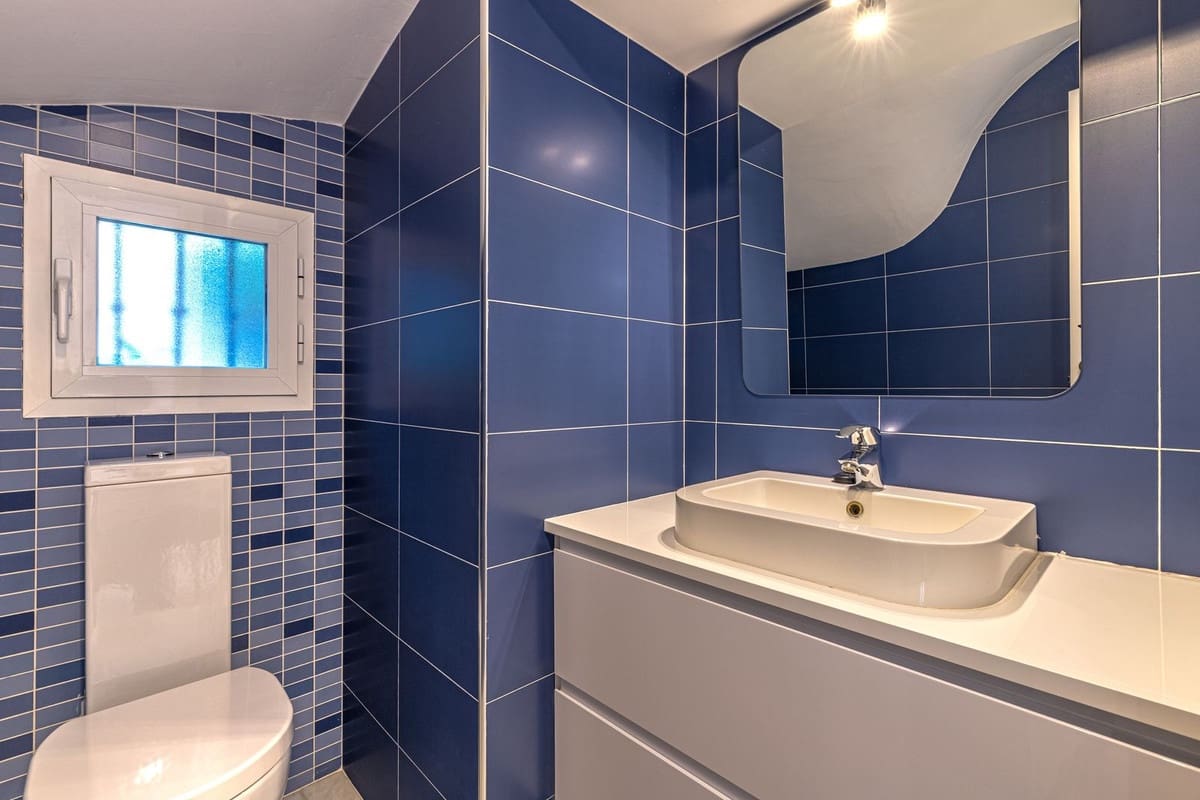 2 bedroom Townhouse for sale in Nueva Andalucia with pool garage - € 559,000 (Ref: 9663946)