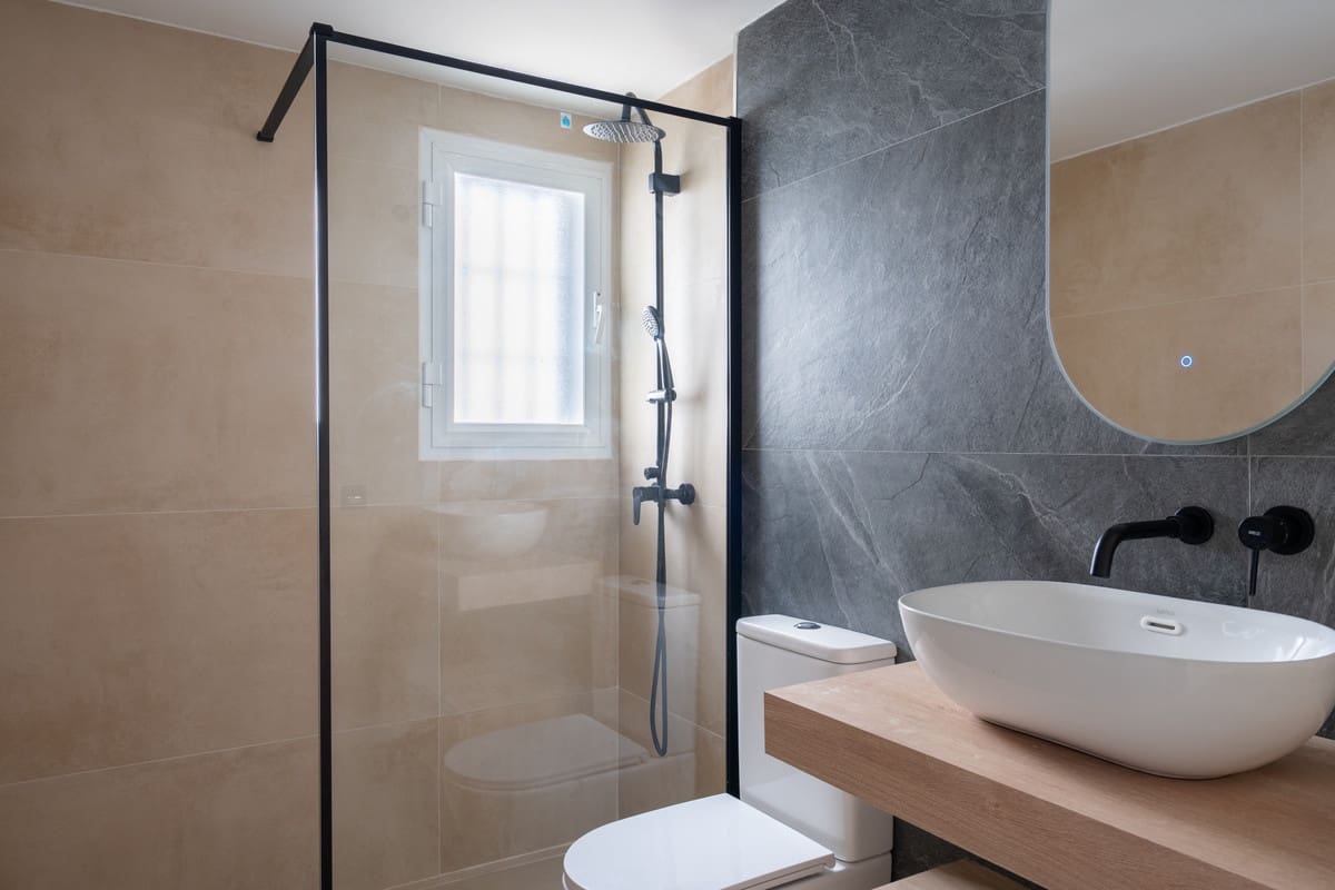 2 makuuhuone Huoneisto myytävänä paikassa La Quinta mukana uima-altaan - 599 000 € (Ref: 9663948)