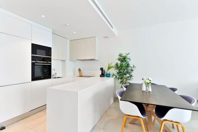 2 soverom Leilighet til salgs i Centro, Estepona med svømmebasseng - € 549 000 (Ref: 9663949)