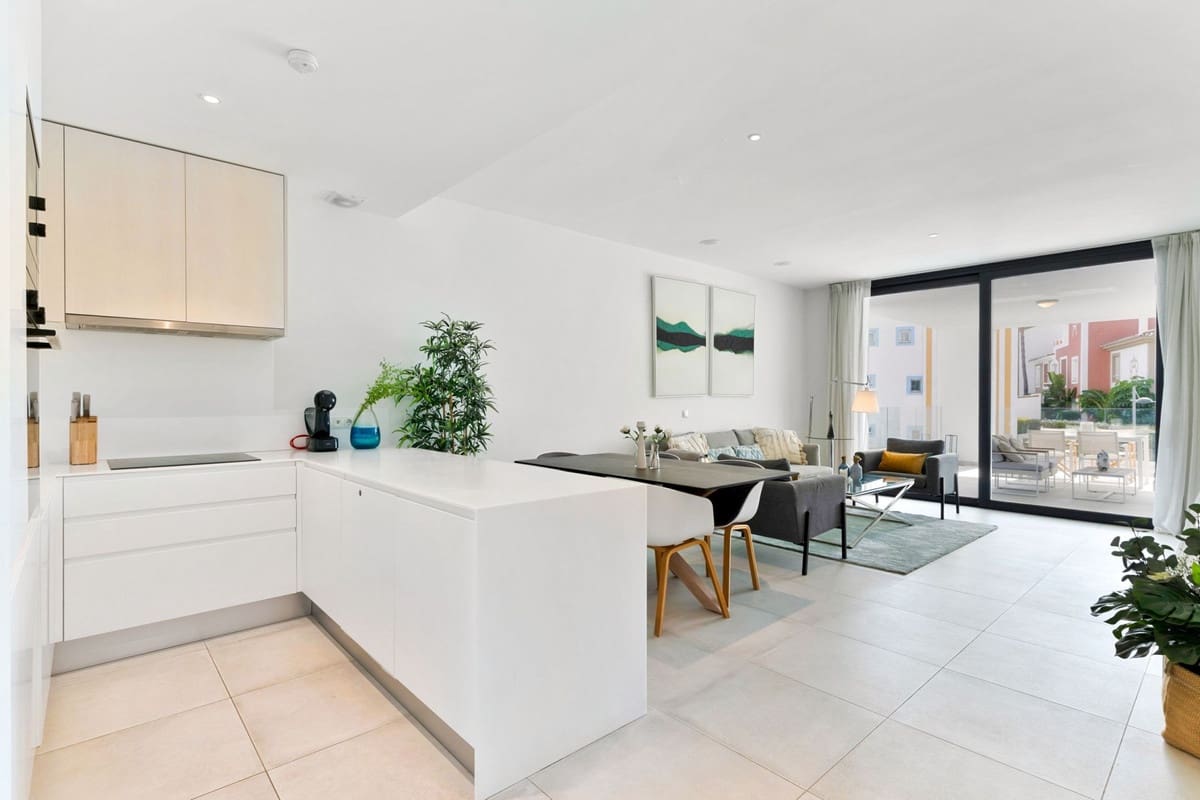 2 soverom Leilighet til salgs i Estepona med svømmebasseng - € 549 000 (Ref: 9663949)