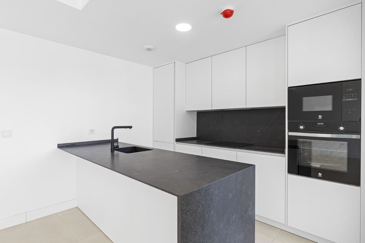 3 slaapkamer Appartement te koop in Fuengirola met zwembad - € 539.000 (Ref: 9663950)