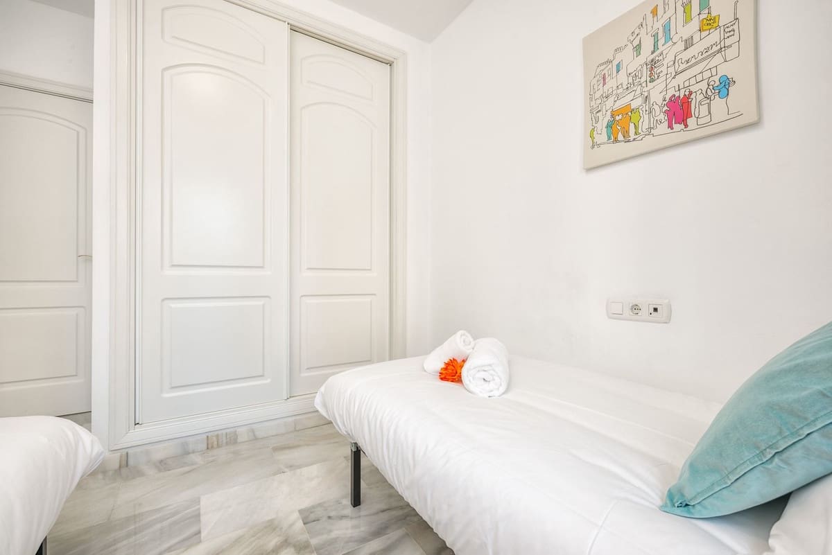 2 soverom Leilighet til salgs i Calahonda med svømmebasseng garasje - € 595 000 (Ref: 9663954)