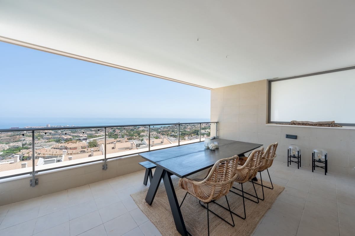 2 slaapkamer Appartement te koop in Benalmadena met zwembad - € 575.000 (Ref: 9663956)