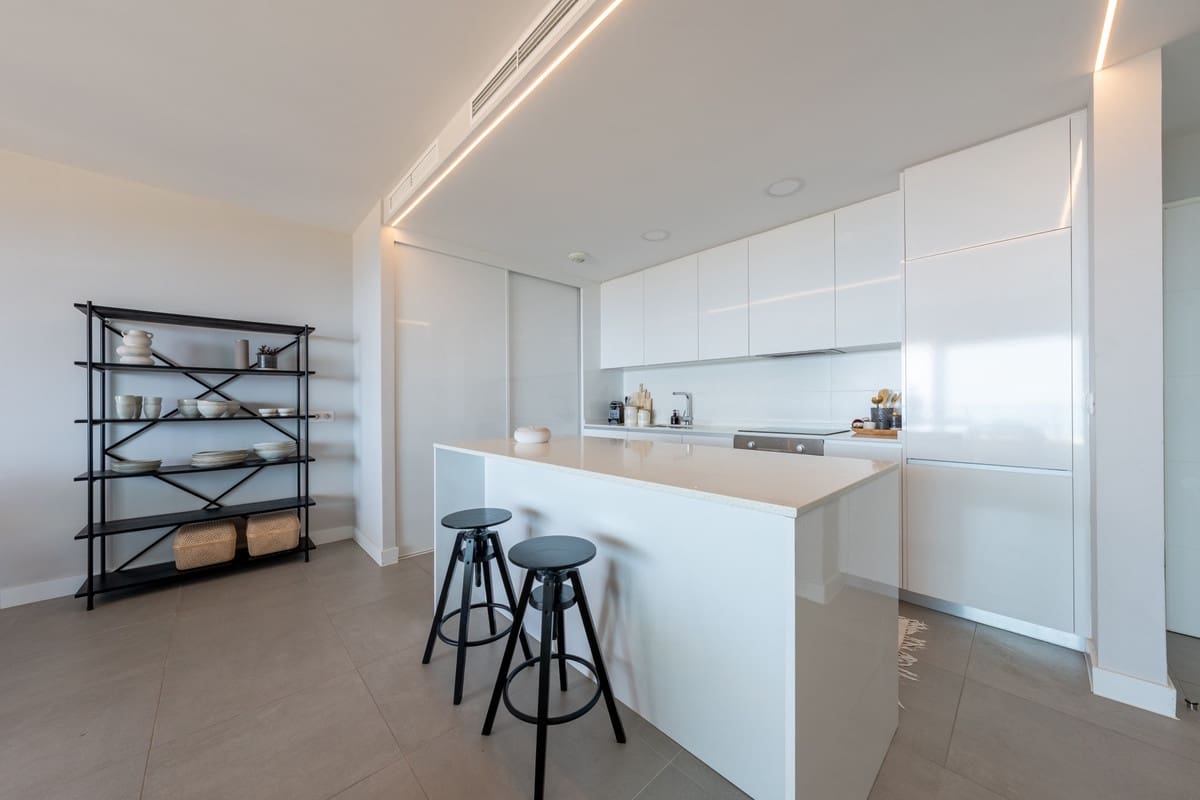 2 slaapkamer Appartement te koop in Benalmadena met zwembad - € 575.000 (Ref: 9663956)